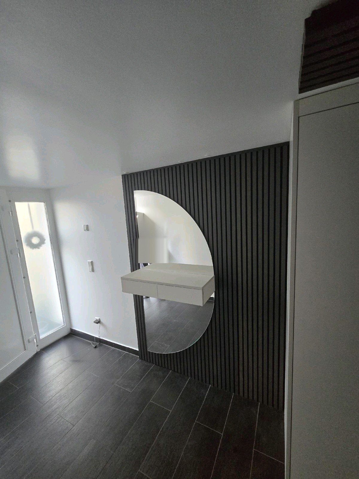Garderobe mit Spiegelwand — Bild 2