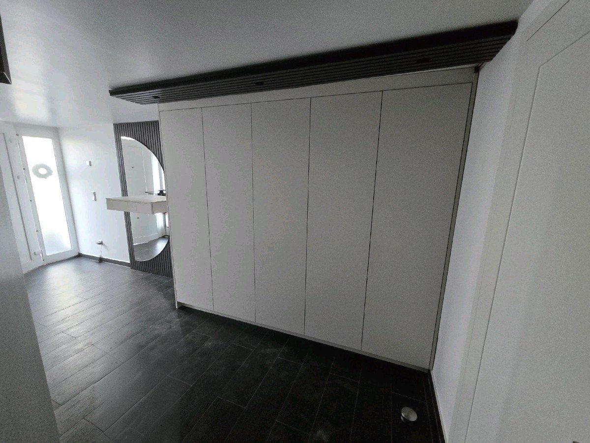 Garderobe mit Spiegelwand — Bild 3