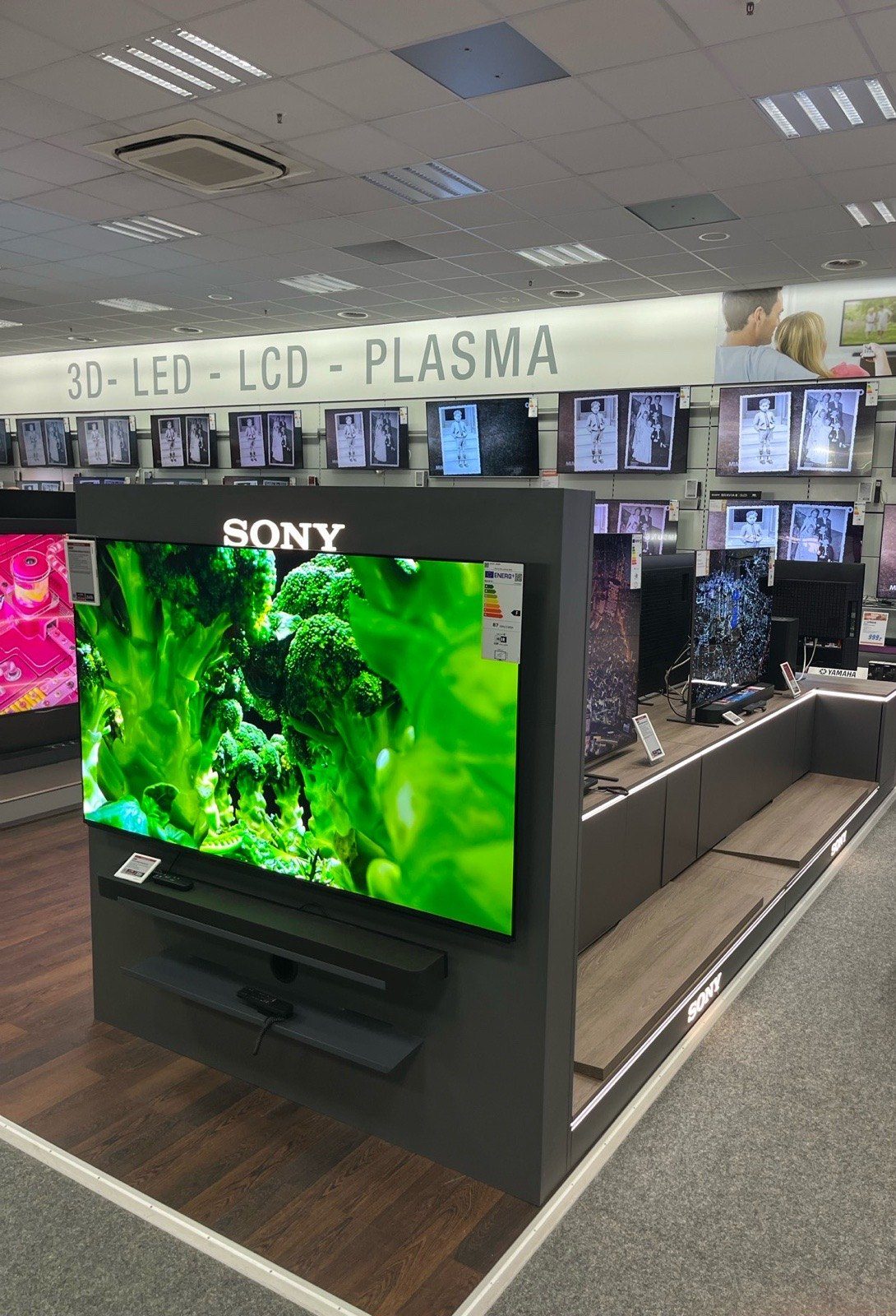Sony bei Saturn Köln — Bild 3