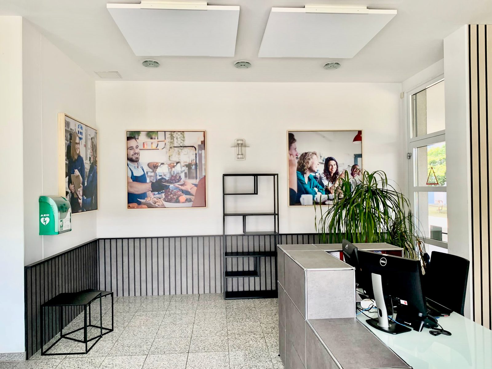 Reception Area at Sodexo Headquarters – Custom-Made by Brandstifter — Image 4