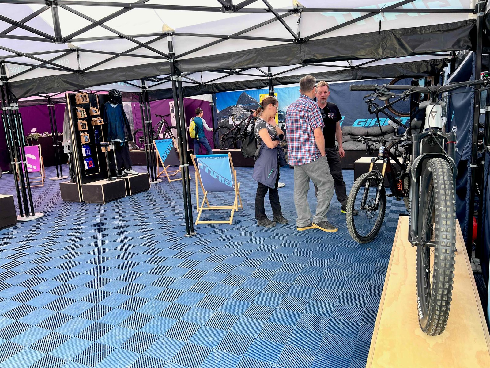 Giant Bikes — Image 3