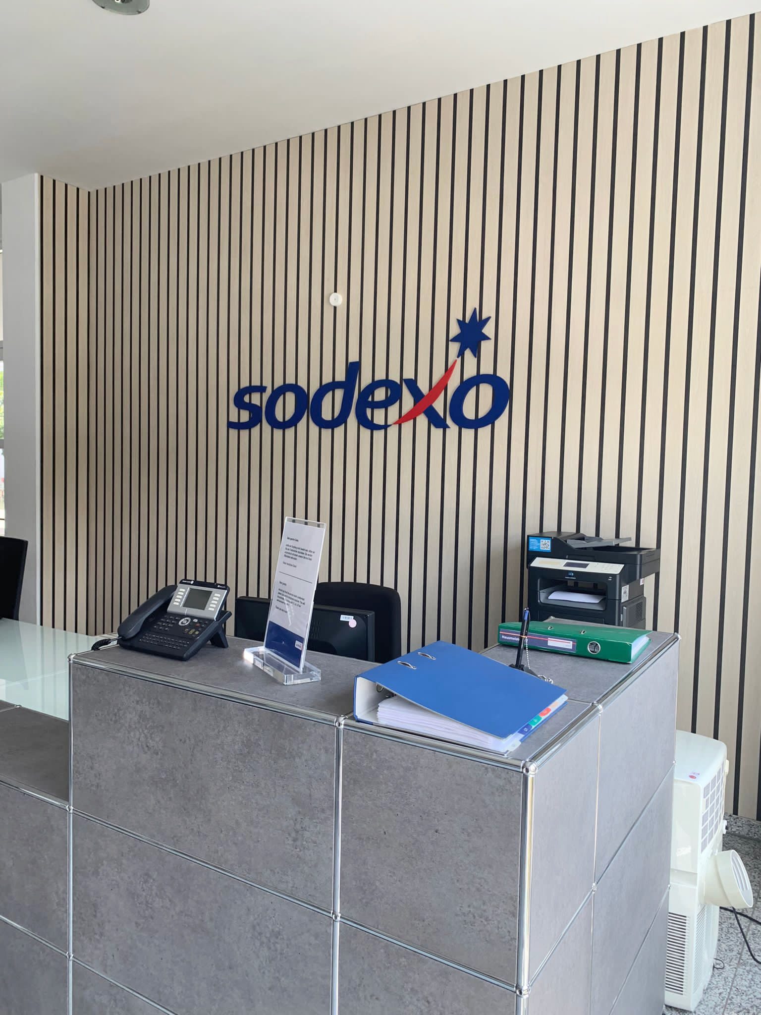 Reception Area at Sodexo Headquarters – Custom-Made by Brandstifter — Image 3